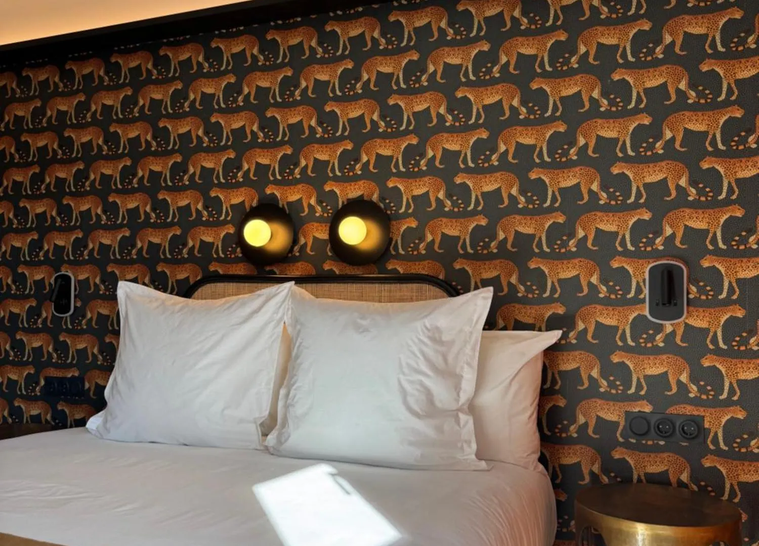 Hotel Divino & Apartments Figueras 4*,