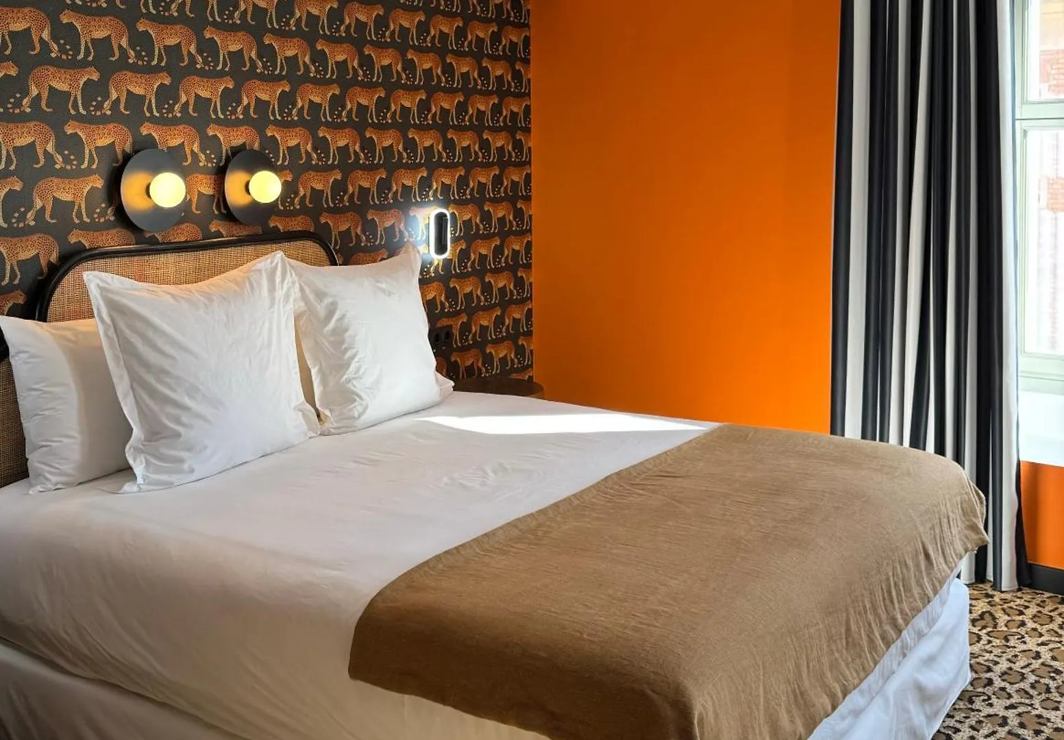 Hotel Divino & Apartments Figueras 4*,  España