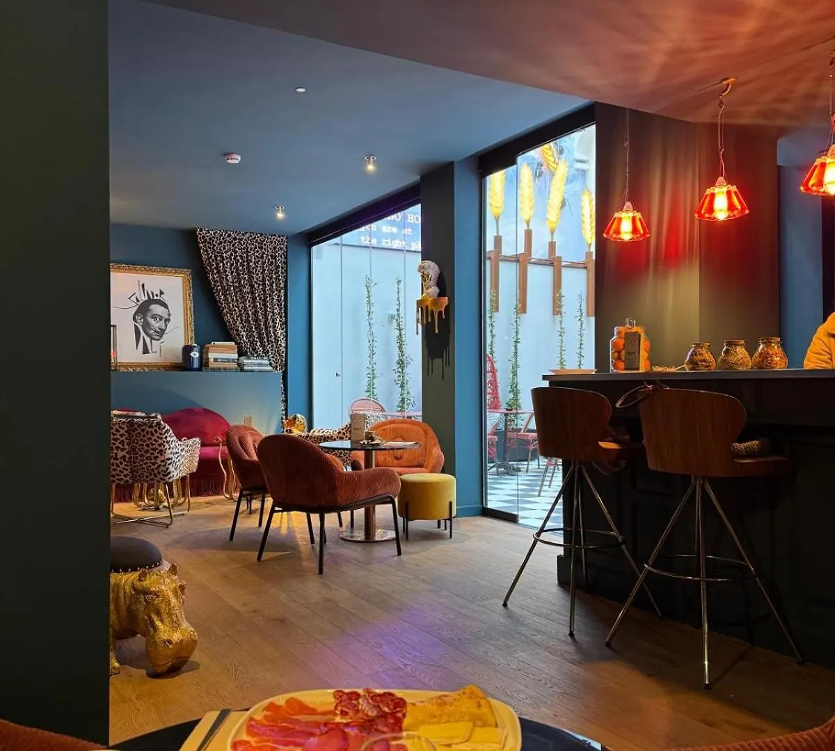 Hotel Divino & Apartments Φιγκέρες 4*,