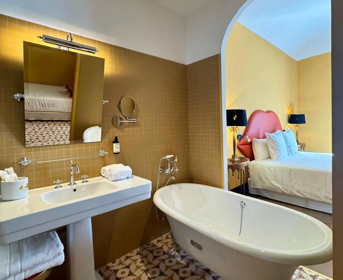 Hotel Divino & Apartments Figueras 4*,  España