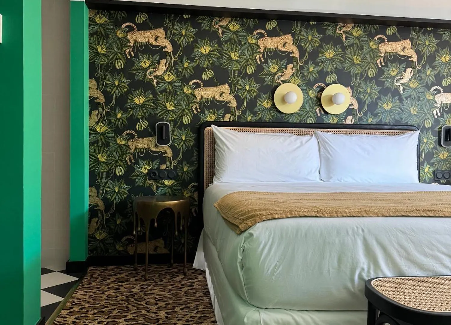 ****  Hotel Divino & Aparthotel Figueres  Spain