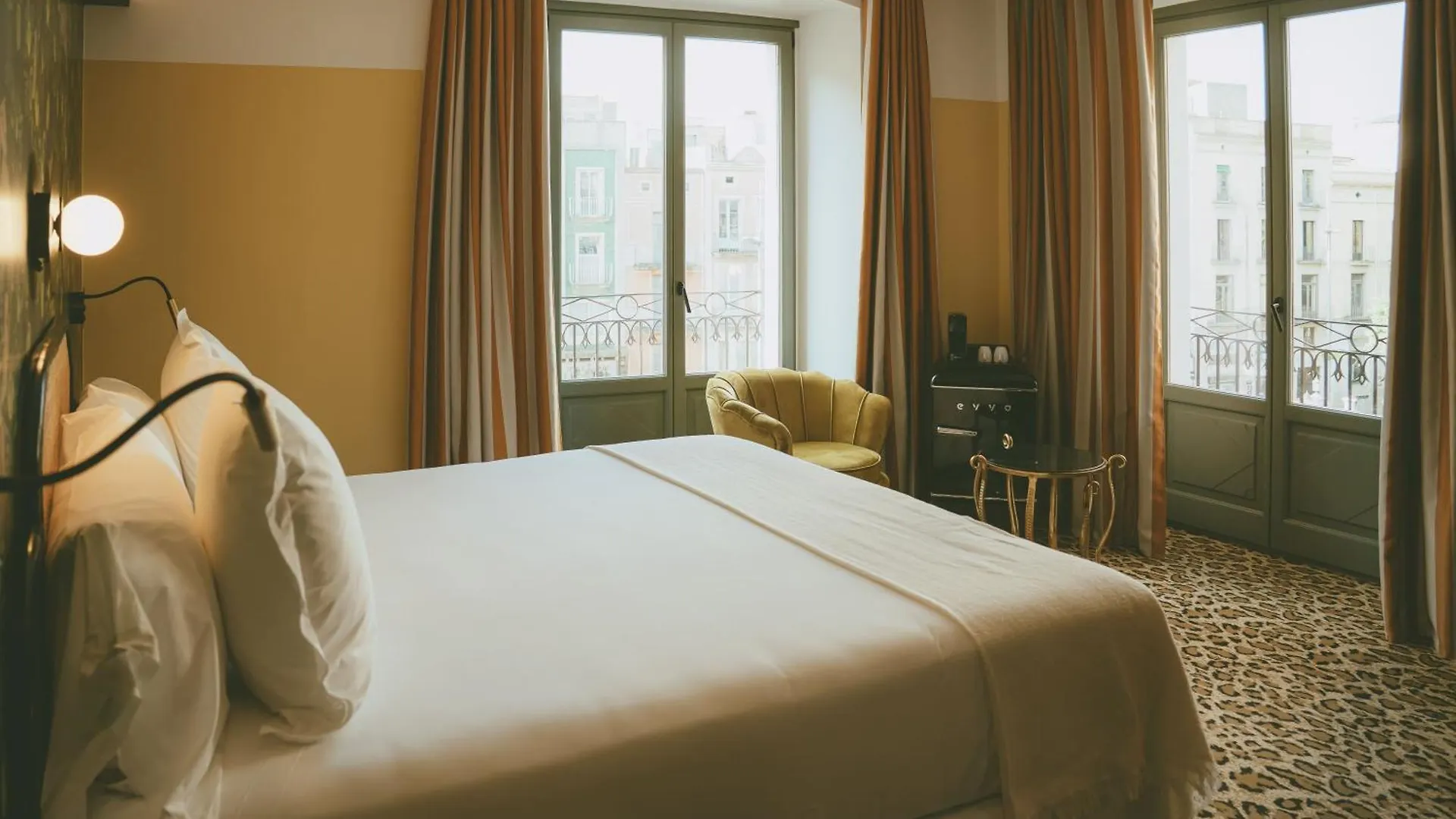 Hotel Divino & Aparthotel Figueres  Figueres (Girona)